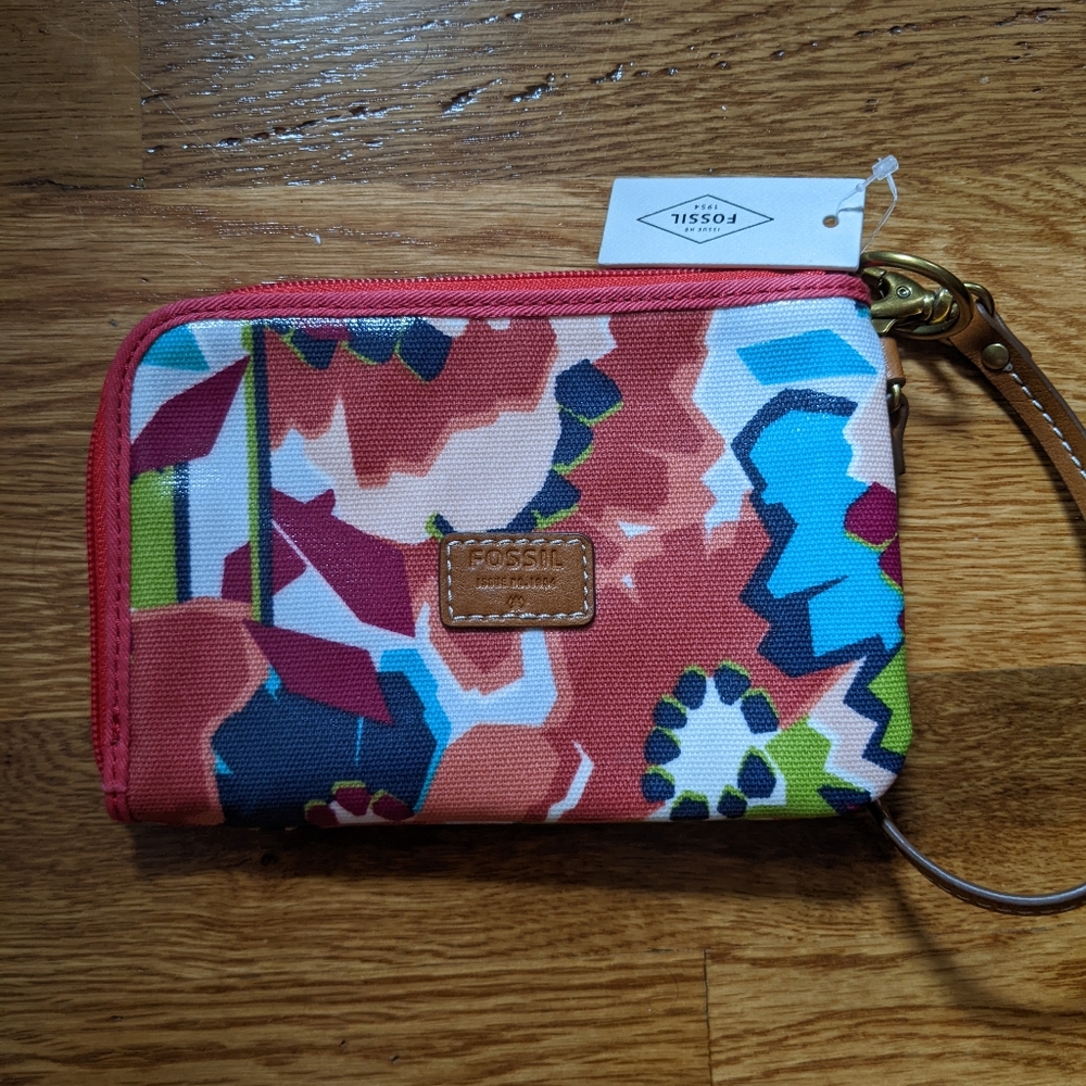 Fossil wristlet